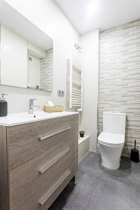 Ferienwohnung Precioso Piso Moderno: Terraza, A/C, Netflix, Wifi Valencia Exterior foto